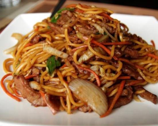 Order Beef Lo Mein food online from Red Apple Chinese Restaurant store, Harahan on bringmethat.com