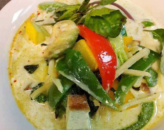 Order Green Curry Avocado food online from Lan Xang store, Fort Myers on bringmethat.com