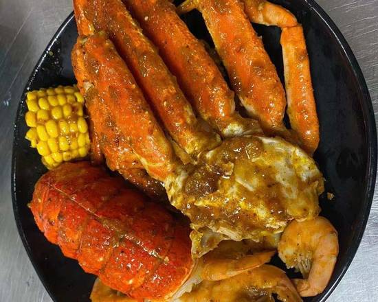 Order Sc5. Seafood Combo food online from Captain King's Seafood City store, Memphis on bringmethat.com