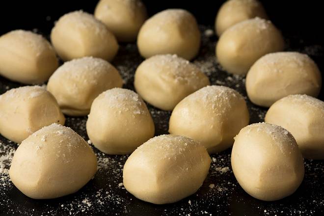Order  Half Dozen Take & Bake Made-From-Scratch Yeast Rolls food online from Logan's Roadhouse store, Fayetteville on bringmethat.com