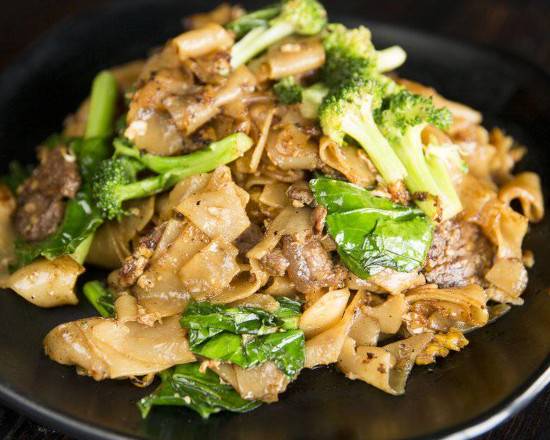 Order Pad See Ew (Soy Sauce Noodles) food online from Chao krung store, Los Angeles on bringmethat.com
