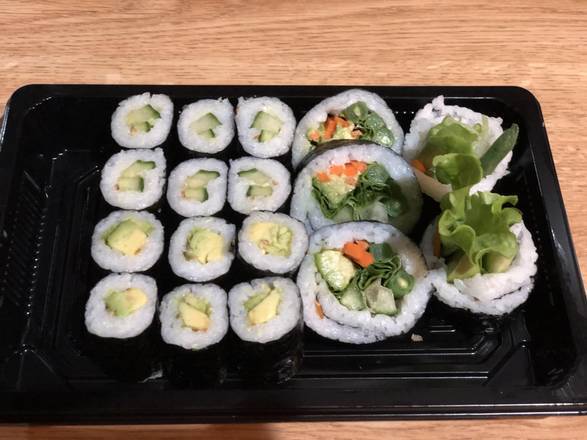 Order Vegetable Roll Set food online from #35 store, Seattle on bringmethat.com