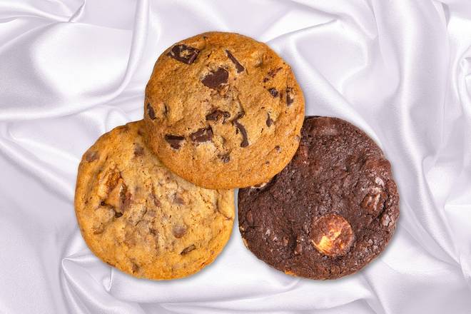 Order Chocolatey Treats Box food online from Pauly D Italian Subs store, St. Petersburg on bringmethat.com