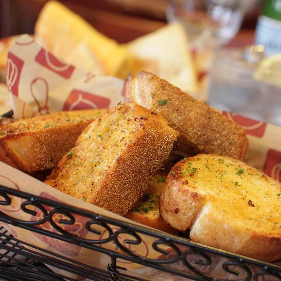 Order Garlic Bread food online from Mama Theresa's store, Westbury on bringmethat.com