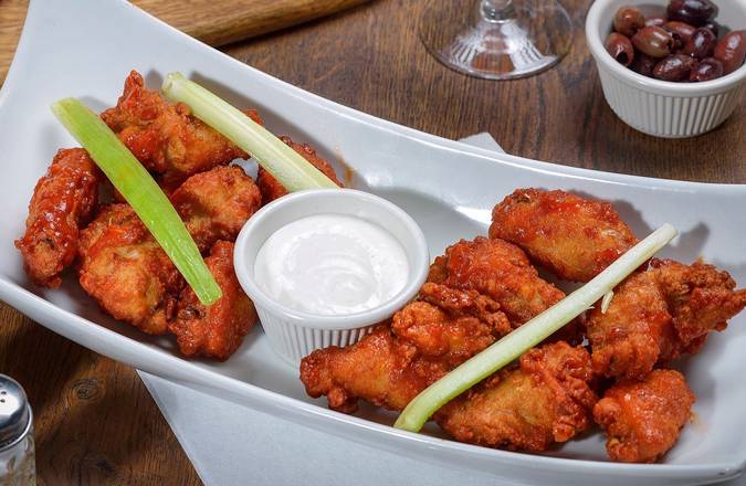 Order Buffalo Chicken Wings (10 pcs) food online from Mangiano Pizza Restaurant & Catering store, Hanover on bringmethat.com