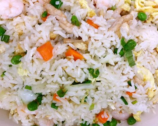 Order 507.House Fried Rice w Chicken, Pork, Shrimp & Vegetables 什锦炒饭 food online from China Chalet store, Florham Park on bringmethat.com