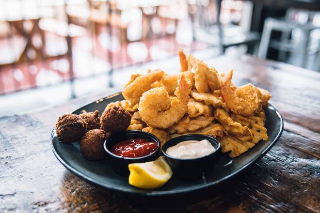 Order Fried Jumbo Shrimp food online from Walk-On Sports Bistreaux store, Tallahassee on bringmethat.com