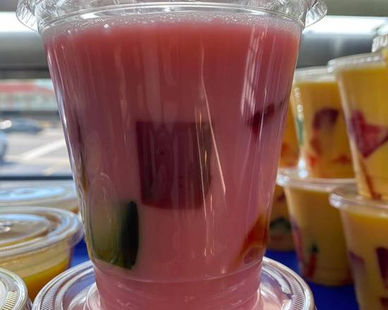 Order Mosaic Gelatin(strawberry) food online from Panaderia Y Pasteleria Lopez store, Nashville on bringmethat.com