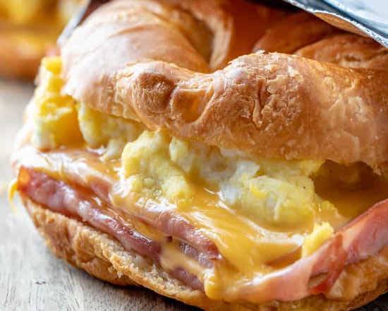 Order Ham Eggs Cheese & Hashbrown on Croissant  food online from Brooklyn Bagel Boys store, New York on bringmethat.com