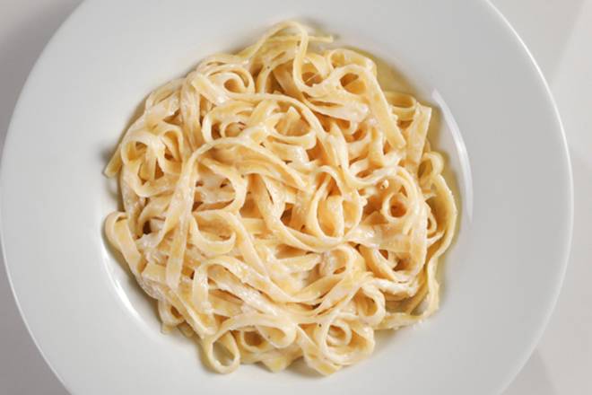 Order FETTUCCINE ALFREDO food online from Romano's Macaroni Grill - Opry Mills store, Nashville on bringmethat.com