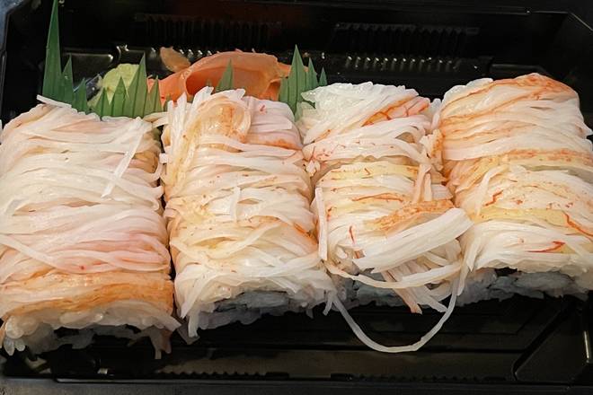 Order Crabmeat Roll food online from Sakura Japanese Grill store, Fort Walton Beach on bringmethat.com