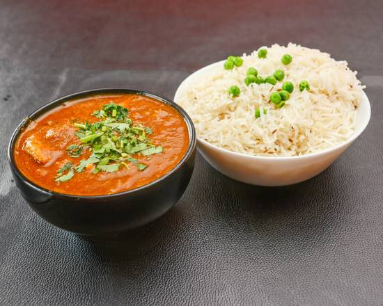 Order Chicken Curry food online from House Of India Pa store, Limerick on bringmethat.com