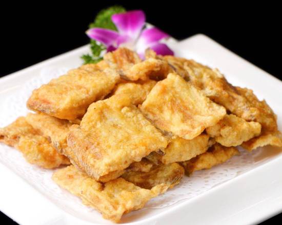 Order 干炸小海鱼 Deep-Fried Fresh Sea Fish food online from Min Chef store, Tustin on bringmethat.com