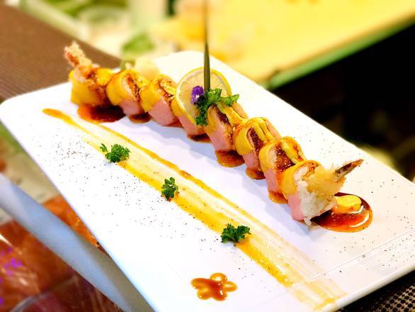 Order Sweet Mango Roll food online from Sushi Bear Sushi & Grill store, Jacksonville on bringmethat.com