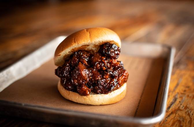 Order Vegan Burnt Ends Sandwich food online from 4 Rivers Smokehouse - UCF store, Orlando on bringmethat.com
