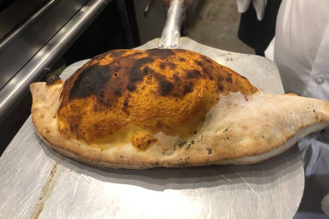 Order Calzone food online from Caffe Di Mauro store, Miami Beach on bringmethat.com