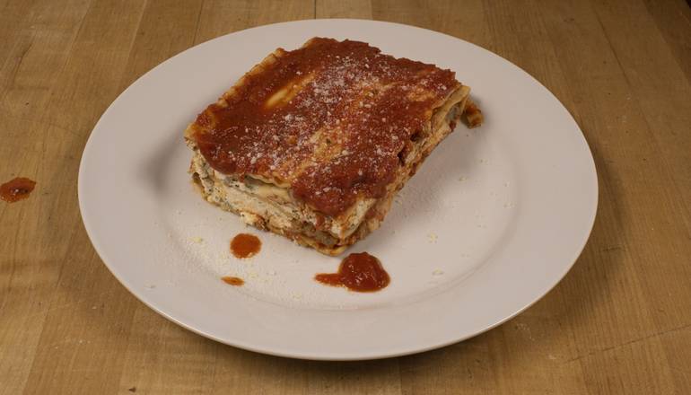 Order 4-Cheese Lasagna Dinner with Sauce food online from Amato's store, Portland on bringmethat.com