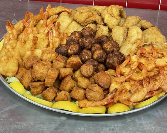 Order Seafood Combination Platter  food online from Maryland's Fresh Seafood store, Upper Marlboro on bringmethat.com