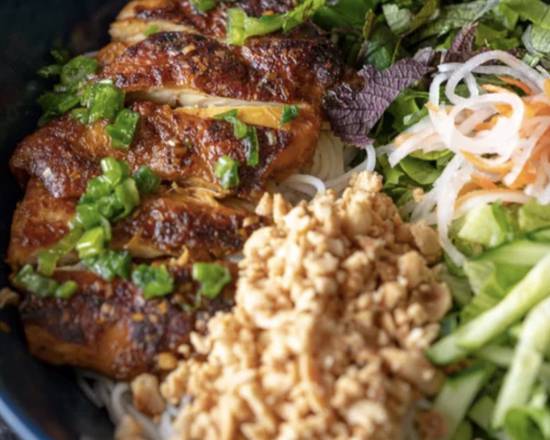 Order Bún Thịt Gà Nướng Xã food online from Quan Mii Fountain Valley store, Fountain Valley on bringmethat.com