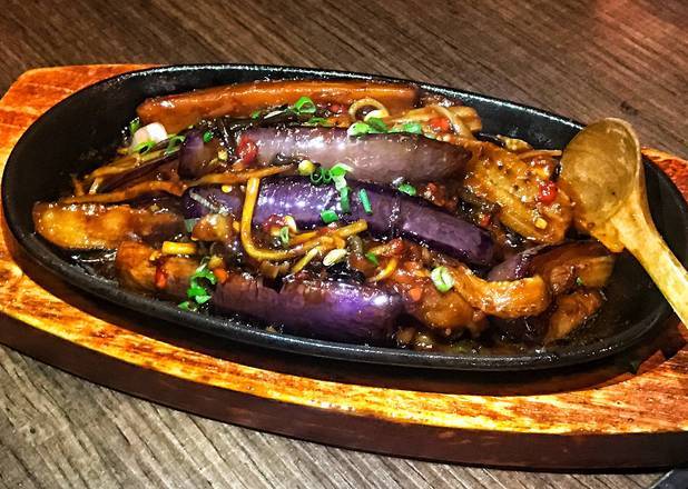 Order 45. Sizzling Chicken with Eggplant food online from Mulan Asian Bistro store, Memphis on bringmethat.com