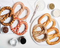 Mr. Pretzels (Devonshire Mall)