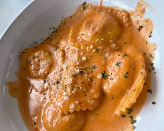 Order Chicken Ravioli with Ricotta Cheese food online from Mike's Pizzeria and Italian Restaurant store, Miami on bringmethat.com