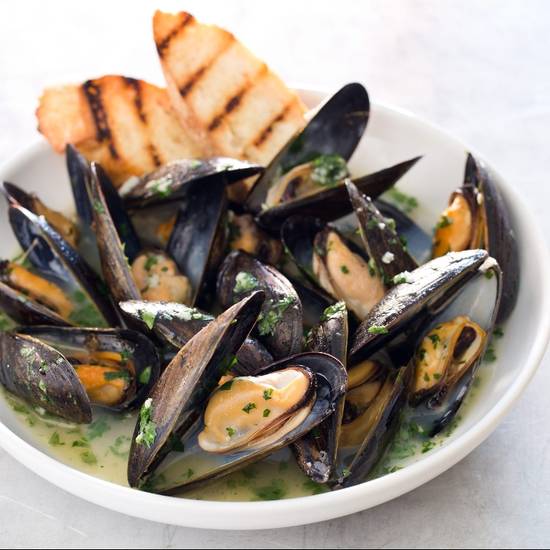 Order STEAMED MUSSELS food online from Whiskey Wings store, Largo on bringmethat.com