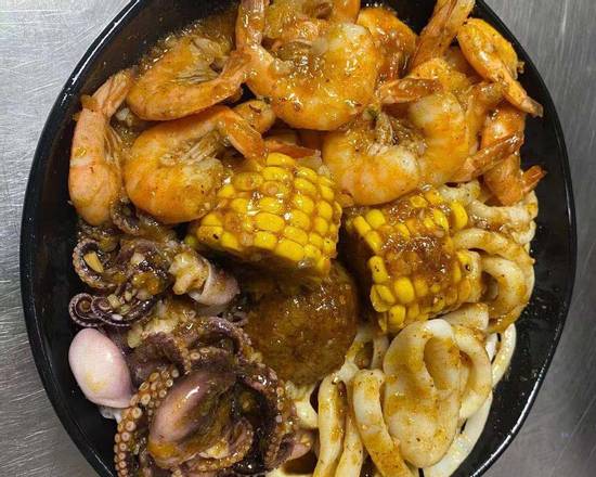 Order Sc9. Seafood Combo food online from Captain King's Seafood City store, Memphis on bringmethat.com