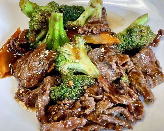 Order BROCCOLI SATUE 芥兰爆炒 food online from Johnny Carinos Italian Restaurant store, San Antonio on bringmethat.com