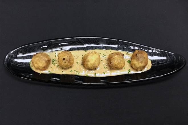 Order BEEF WELLINGTON BITES food online from Sullivan's store, Palm Desert on bringmethat.com
