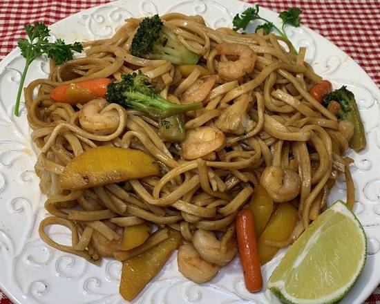 Order Chow Mein Combo food online from Crispy Chicken & Rice store, Garland on bringmethat.com