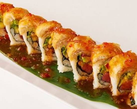 Order Wow Roll food online from Satto Thai & Sushi Bar store, Atlanta on bringmethat.com