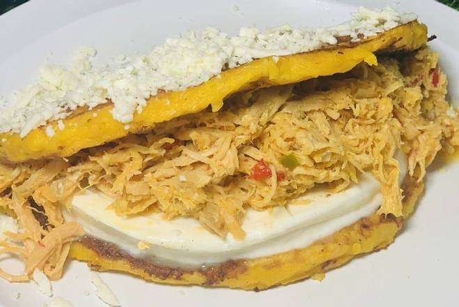 Order Pollo Mechado Cachapa food online from Dale Arepa Bar & Healthy Bistro store, Miami on bringmethat.com