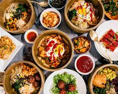 2 Korean Girls at Munch