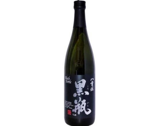 Order Yaegaki Junmai Sake Kuro-Bin 720 ml food online from Silver Liquor Market store, Los Angeles on bringmethat.com