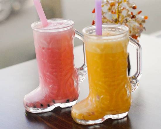 Order Mango Milk Tea 芒果奶茶 food online from Chopsticks Cuisine store, Seattle on bringmethat.com