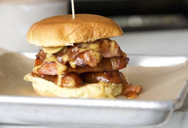 Order Seared Sausage Sandwich food online from Batesys BBQ store, Arverne on bringmethat.com