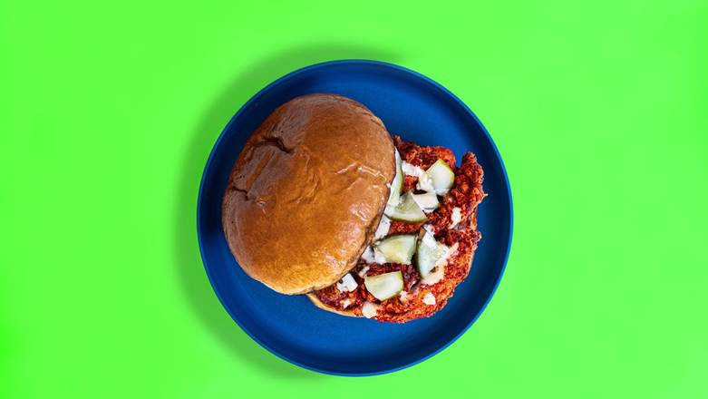Order CRISPY NASHVILLE HOT CHICKEN TENDER SANDWICH food online from Twisted Tenders store, Abilene on bringmethat.com