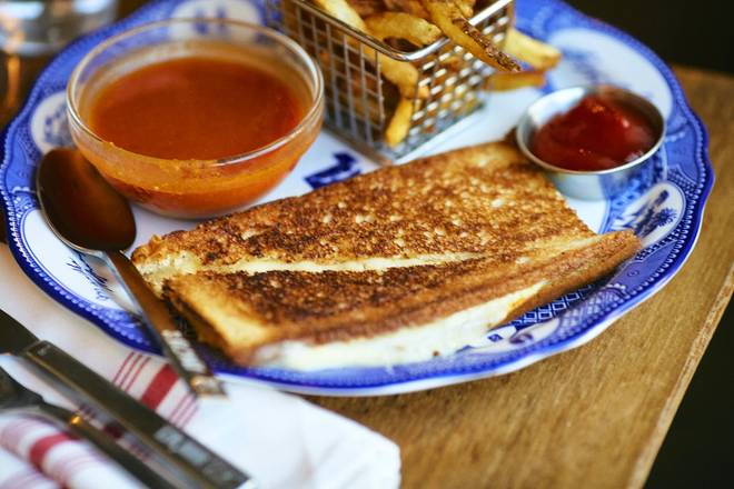 Order Grilled Cheese & Tomato Soup food online from Founding Farmers Tysons store, Providence on bringmethat.com