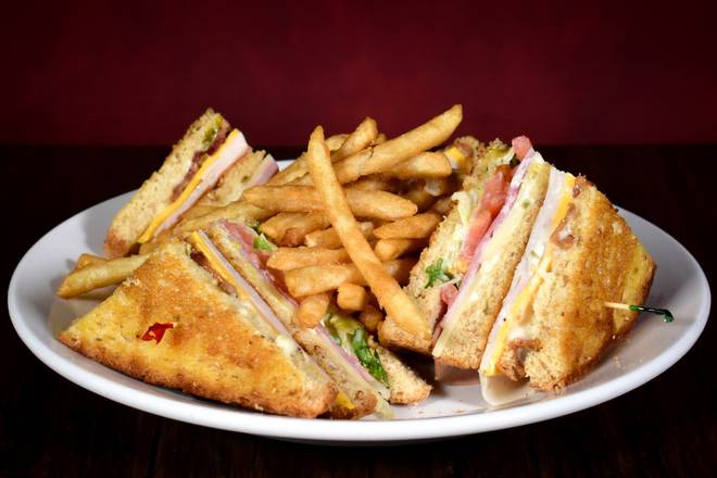 Order Traditional Club Sandwich food online from Aspen Creek Grill store, Noblesville on bringmethat.com