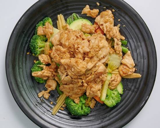 Order Pad Kra Tiam (Garlic Sauce) food online from Thai 72 store, New York on bringmethat.com