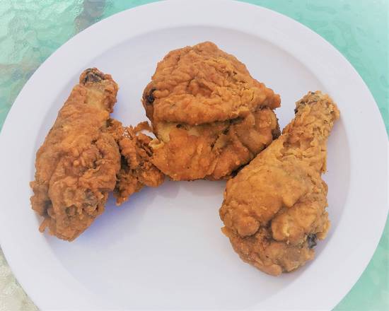 Order Fried Chicken food online from Cravin Jamaican Cuisine store, Ossining on bringmethat.com
