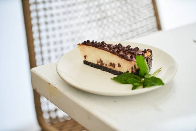 Order Chocolate Brownie Cheesecake food online from Latin Cafe 2000 store, Miami on bringmethat.com