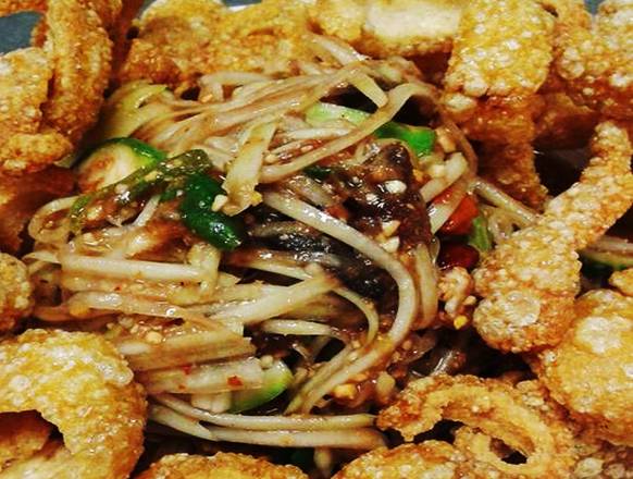 Order Papaya Salad food online from Mekong BBQ store, St Paul on bringmethat.com