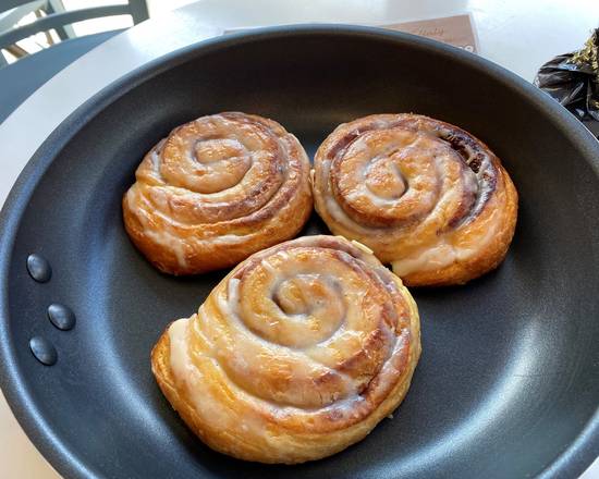 Order Iced Cinnamon roll food online from Slice Of Italy store, Kent on bringmethat.com
