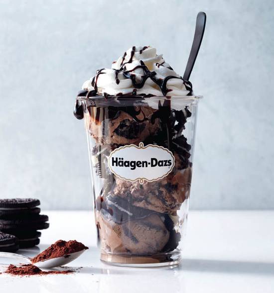 Order Midnight Cookies and Cream Dazzler Sundae food online from Haagen Dazs Shop store, Woodbury on bringmethat.com