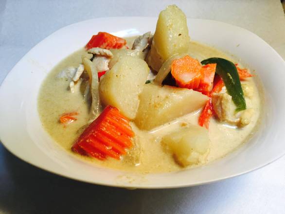Order Yellow Curry food online from Lan Xang store, Fort Myers on bringmethat.com