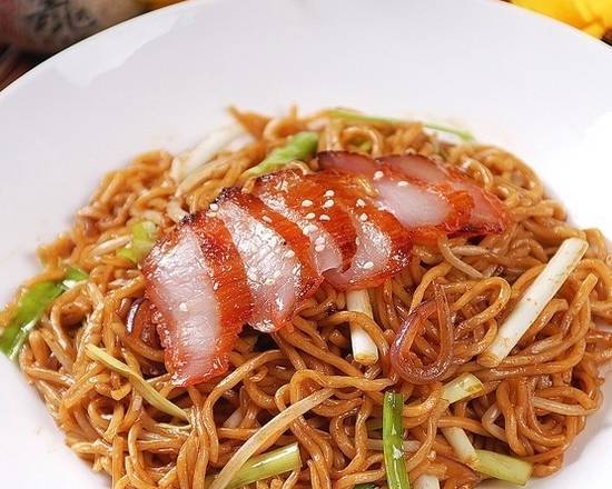 Order M6. BBQ Pork Chow Mein 叉烧炒面 food online from Chopsticks Cuisine store, Seattle on bringmethat.com