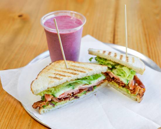 Order BANANA-BERRY SMOOTHIE  food online from Lito's Kitchen store, Garland on bringmethat.com