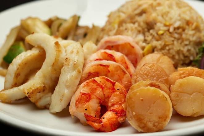 Order CALAMARI, SCALLOPS, & COLOSSAL SHRIMP food online from Ikura Sushi Lounge store, Coral Gables on bringmethat.com